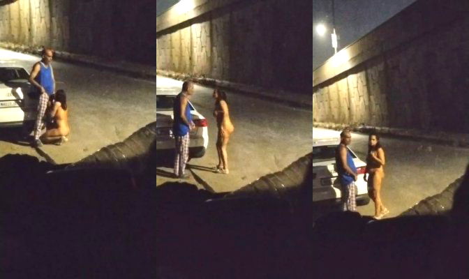 Horny Desi Bhabhi Blowjob on Road