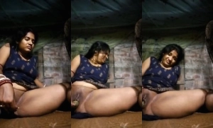 Horny Desi Bhabhi Masturbating