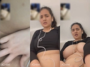 Horny Desi Girl Fingering